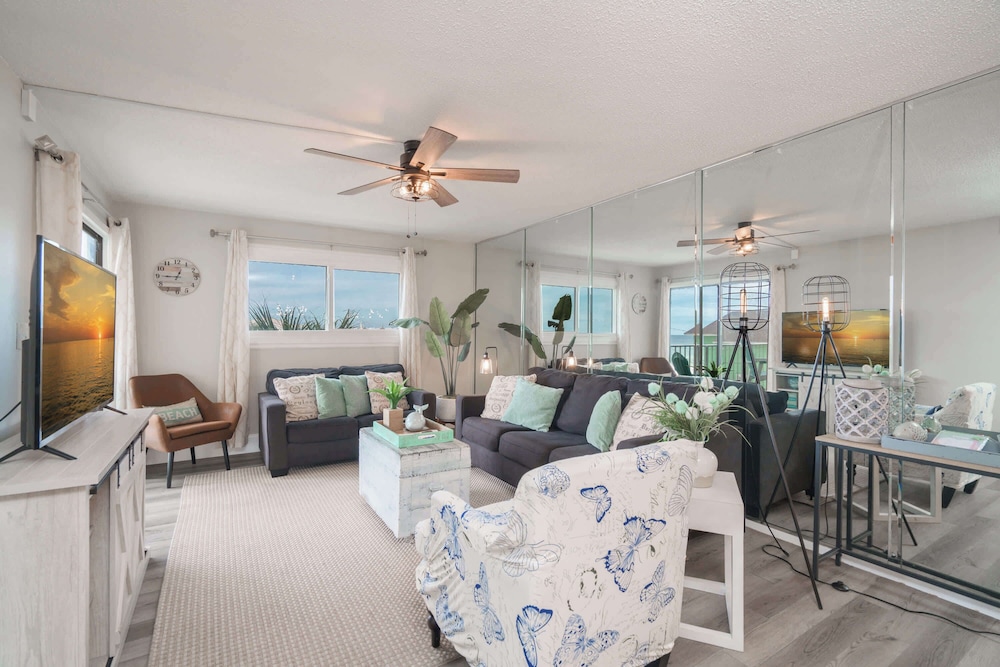 Bethys Beachy Beauty Regency Towers - photo 13