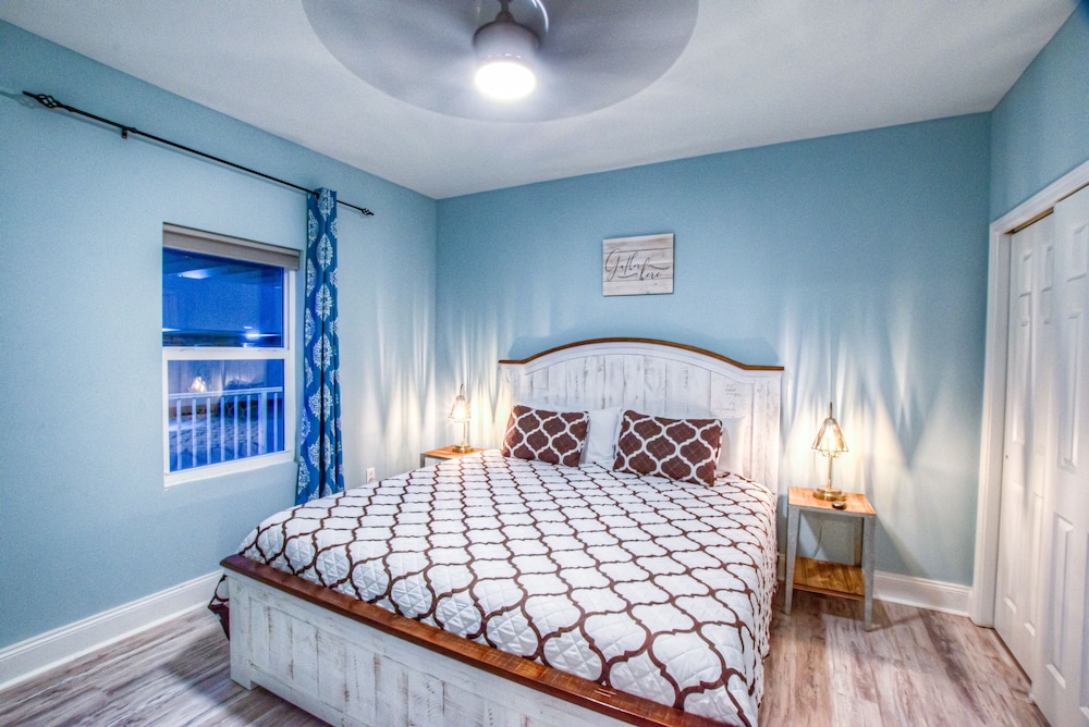 Laketown Wharf Resort by Aneliya's Rentals - photo 230