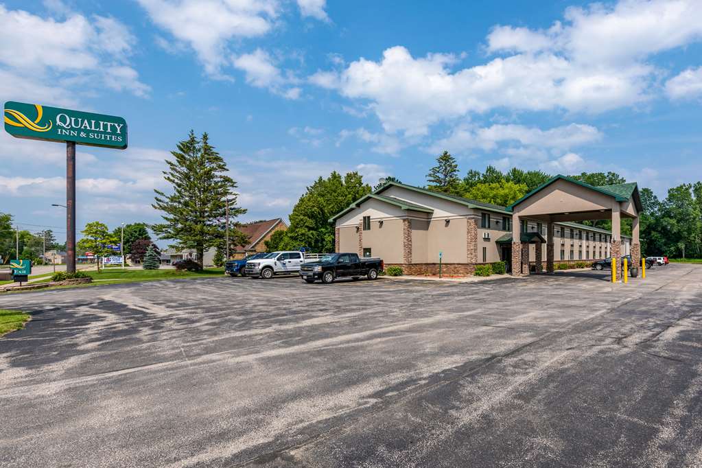Quality Inn & Suites Marinette - photo 2