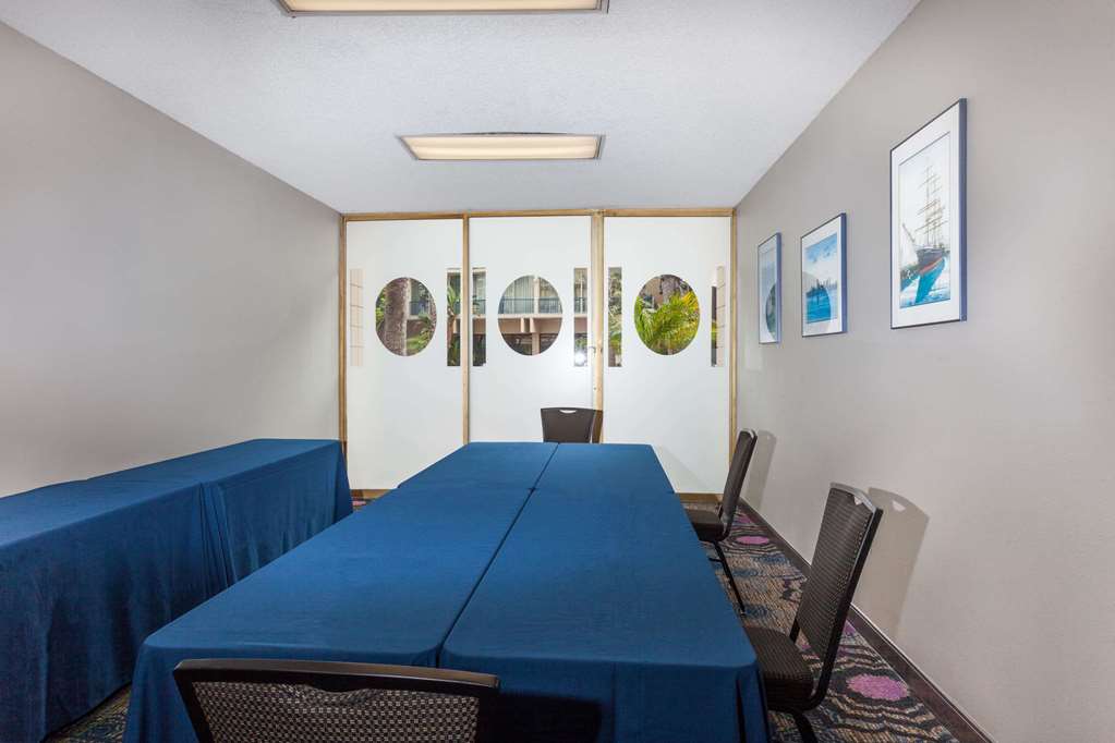 Wyndham San Diego Bayside - photo 31
