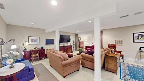 Inn Like a Lamb - photo 49