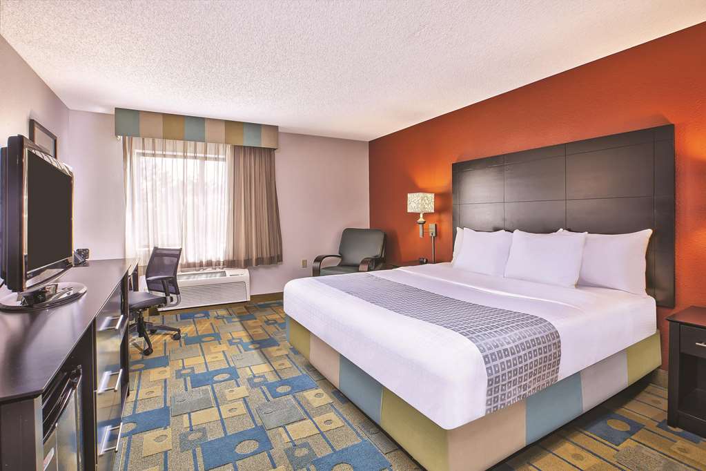 La Quinta Inn by Wyndham Toledo Perrysburg - photo 13