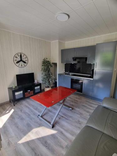 Studio Meuble Quai 1 Voie B Parking Gratuit - last minute hotel in Unknown City