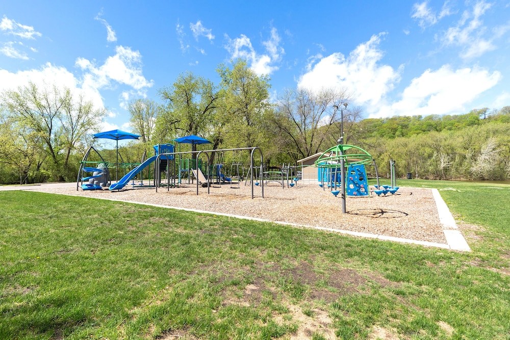 Coratel Inn & Suites by Jasper Mankato - photo 29