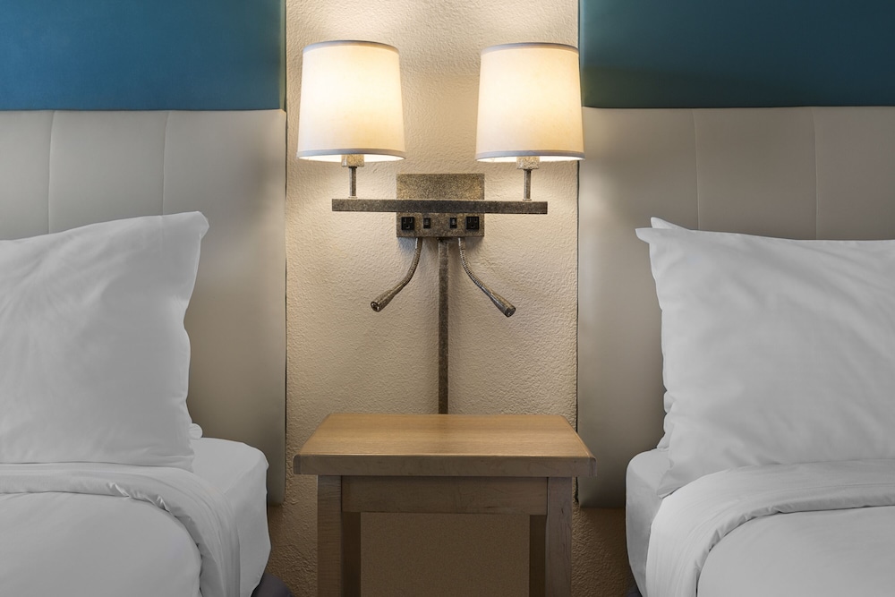 Seaside Inn Oceanfront - photo 10