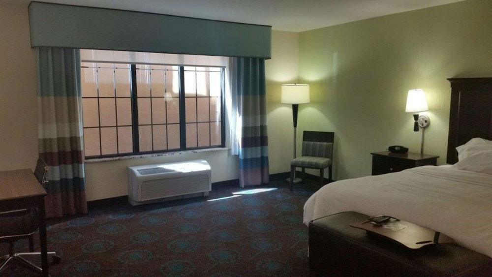 Hampton Inn & Suites St. Cloud MN - photo 9