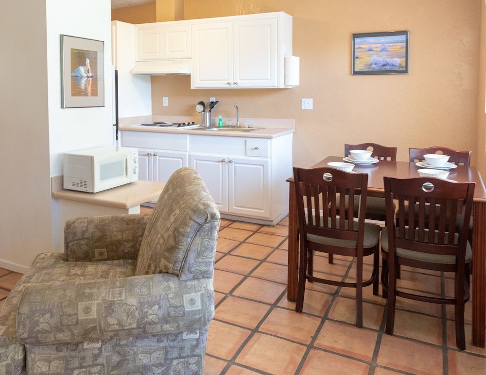 Tuscany Manor Resort - photo 18