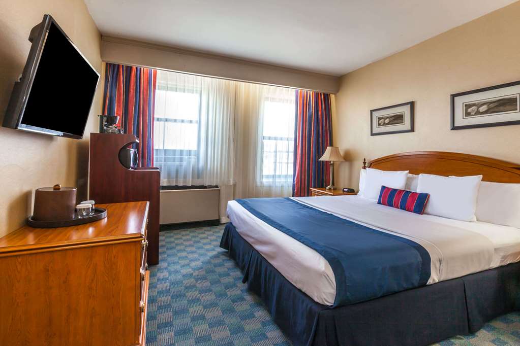 Ramada by Wyndham Jersey City - photo 9