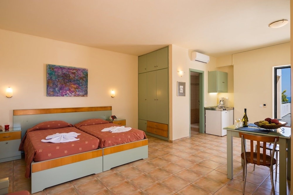Nireas Hotel — Chania — photo 4