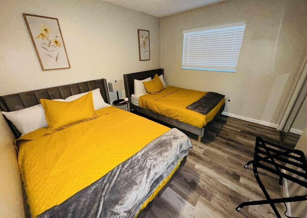 Poolside Oasis 5 miles from Venice Beach in Venice, United States