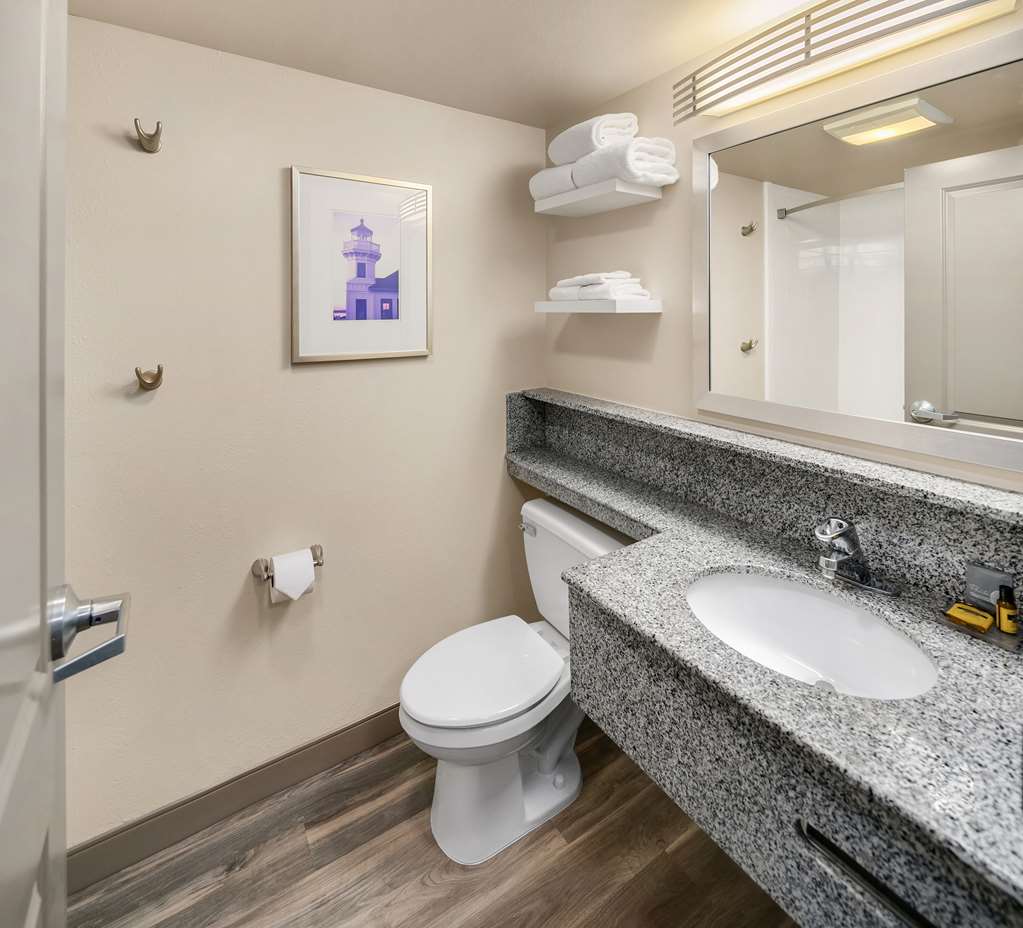 Executive Residency by Best Western Navigator Inn & Suites - photo 23