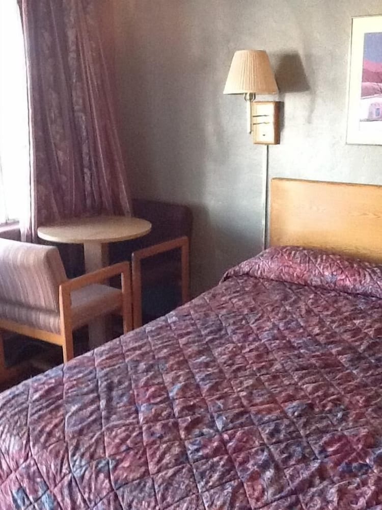 Snowy River Inn - photo 8