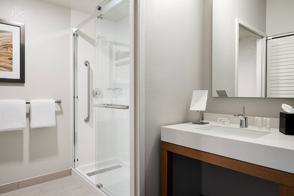 Courtyard by Marriott Milwaukee Downtown - photo 20