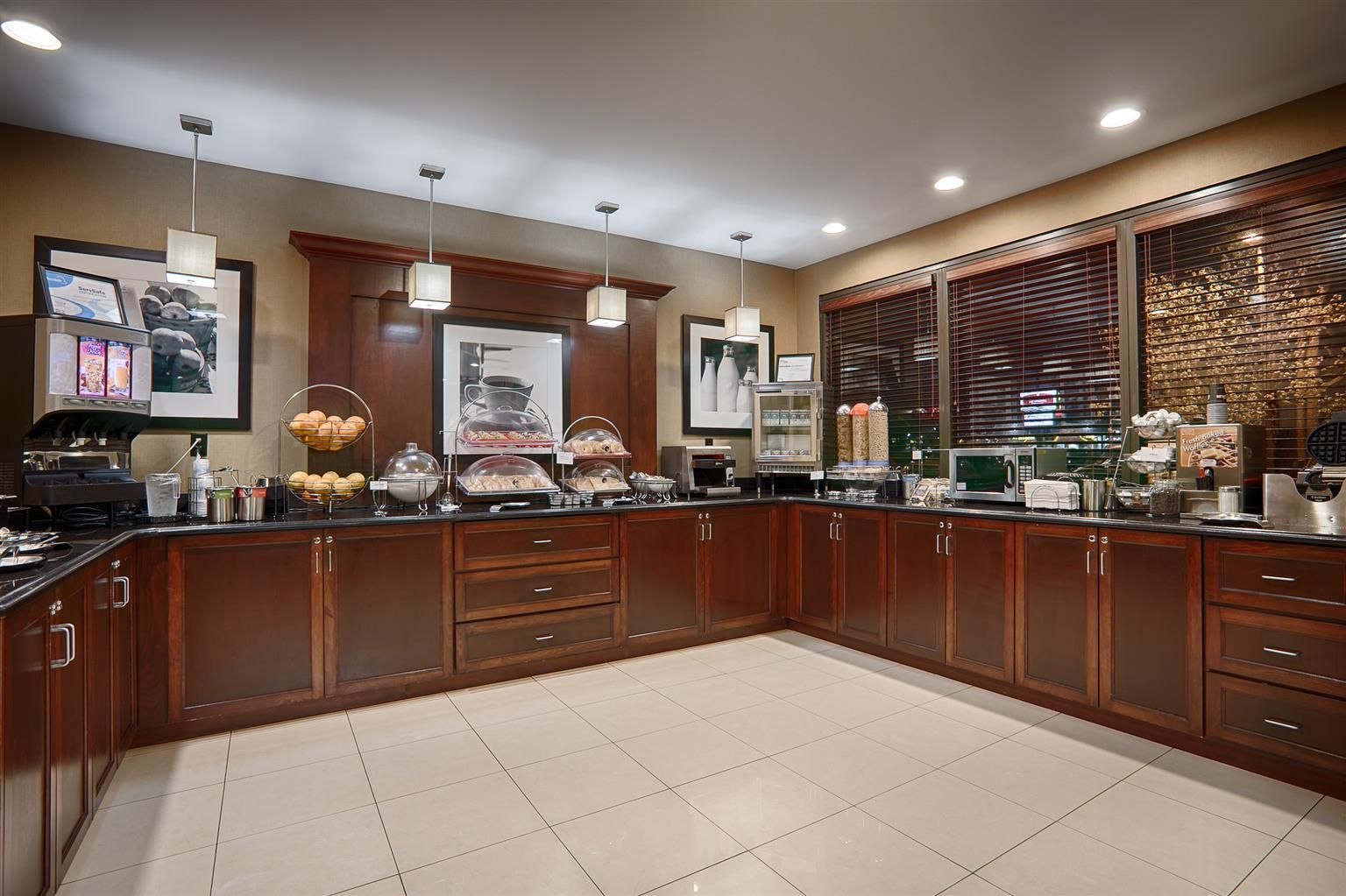 Best Western Plus Portsmouth Chesapeake Hotel - photo 13