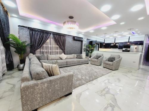 New Cairo's King Bed Gem Dream Stay #5 — 4-Star Luxury Hotel in Cairo, Egypt