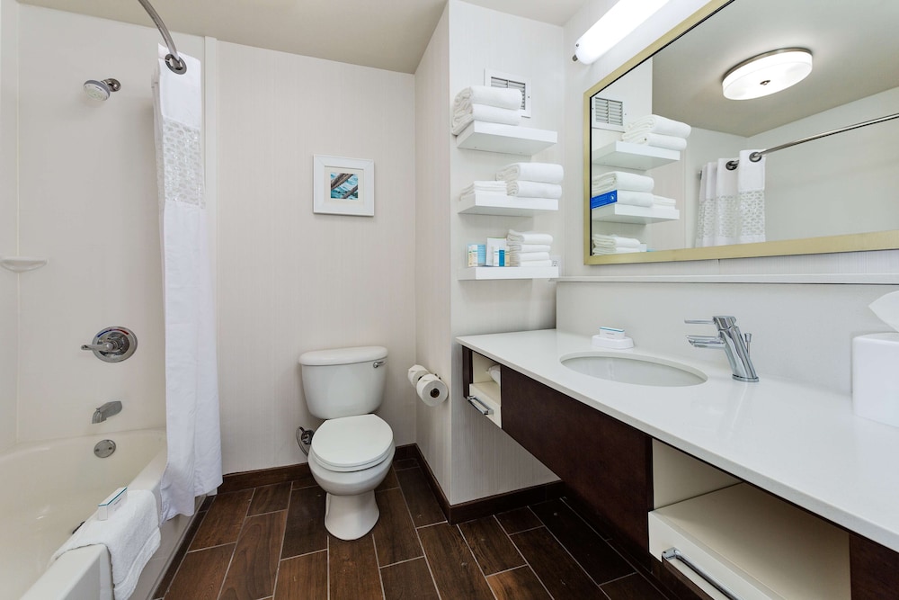 Hampton Inn Niceville Eglin Air Force Base - photo 13