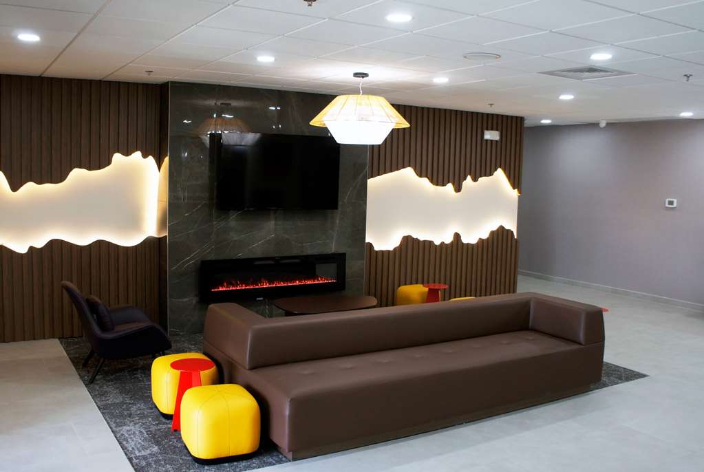 La Quinta Inn & Suites by Wyndham Memphis East - photo 4