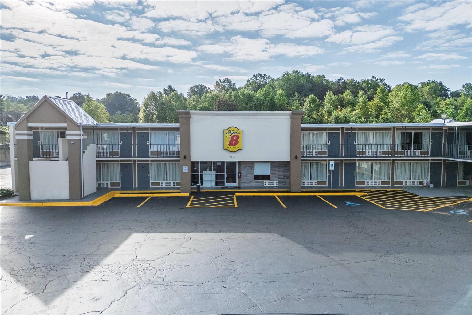 Super 8 by Wyndham Morganton in Morganton, United States
