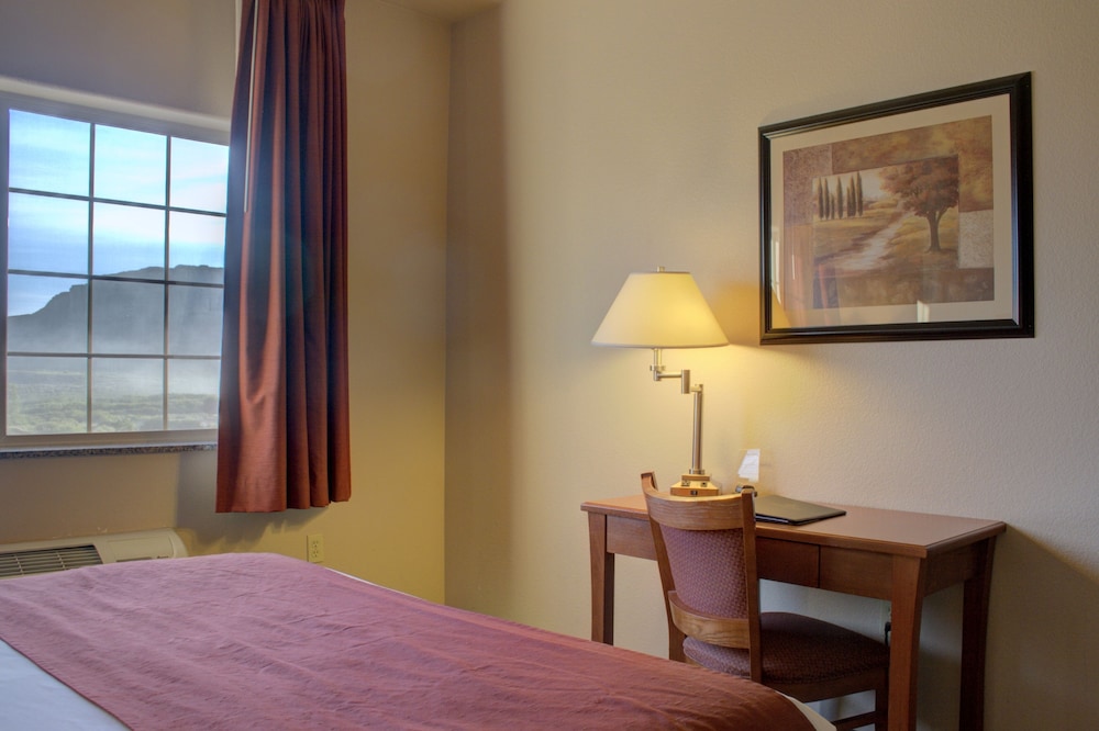 Allington Inn & Suites - photo 12