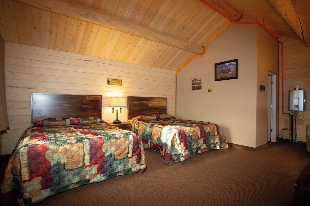 Young’s Motel — Tok — photo 5