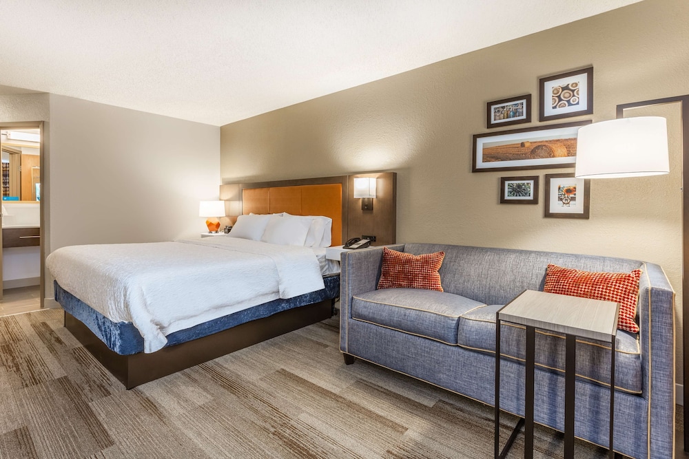 Hampton Inn Cedar Rapids - featured photo