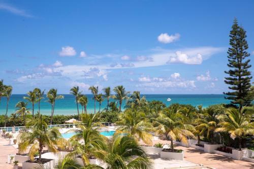 Oceanfront Contemporary Suites - photo 16