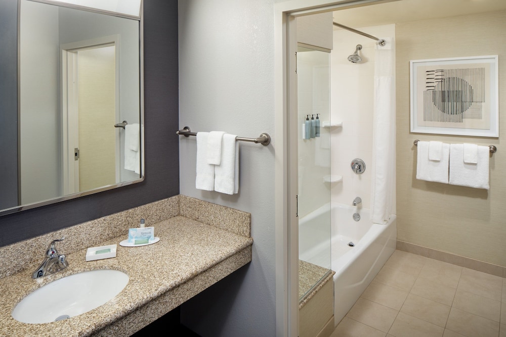 Courtyard by Marriott Charleston Downtown Civic Center - photo 9