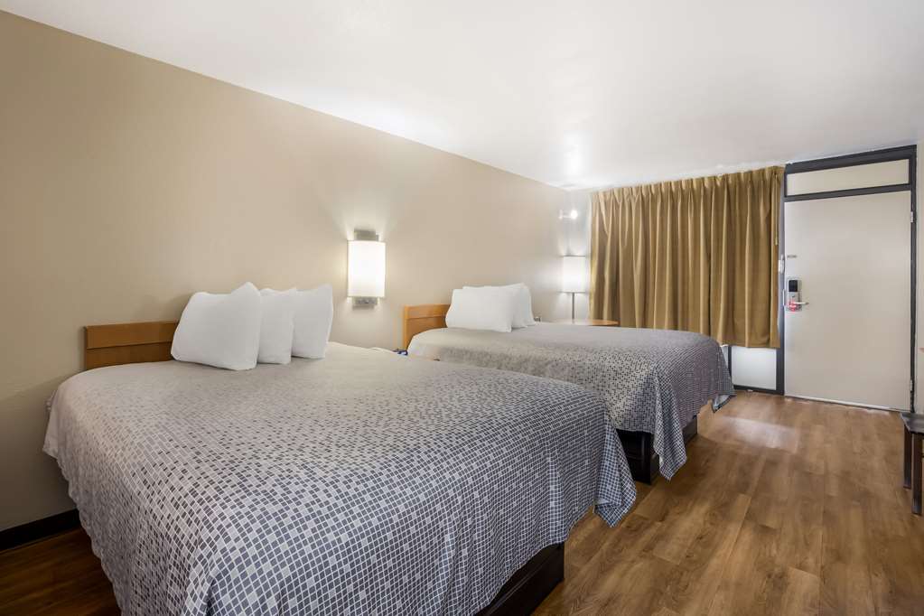 Econo Lodge Live Oak - photo 17