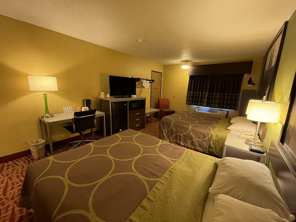 Super 8 by Wyndham Van Buren Ft. Smith Area - photo 6