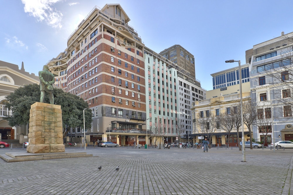 Avenue One Apartments — 4-Star Luxury Hotel in Cape Town, South Africa