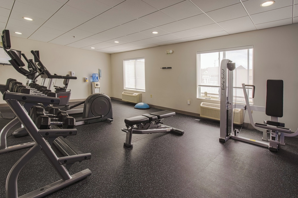Holiday Inn Express Hartford Newington by IHG - photo 38
