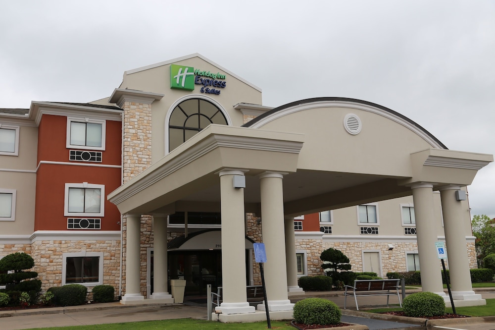 Holiday Inn Express Hotel & Suites Greenville an IHG Hotel - featured photo