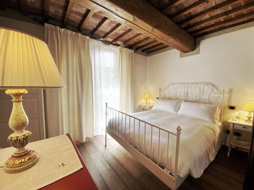 Agriturismo Borgo Sette Tigli Apt 5 — 4-Star Luxury Hotel in Montepulciano, Italy
