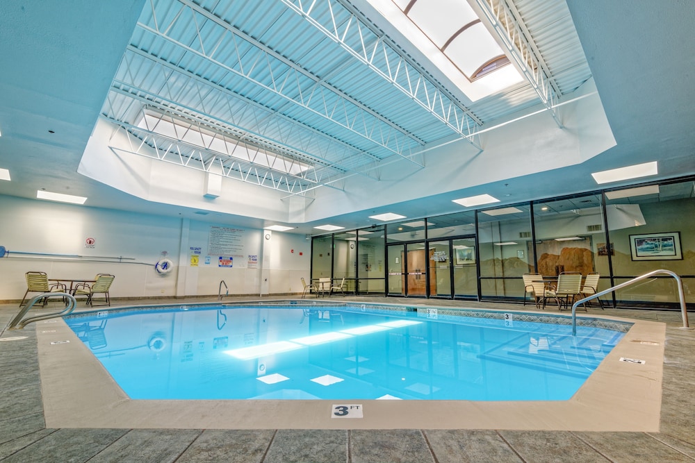 Grand Vista Hotel - photo 13