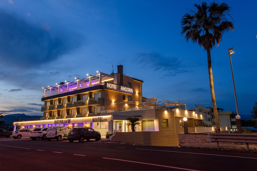 Hotel Ancora — hotel in Pontecagnano