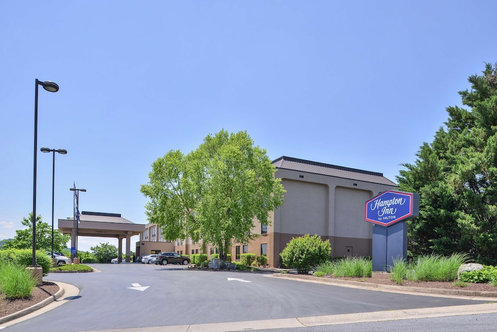 Hampton Inn Staunton - photo 42