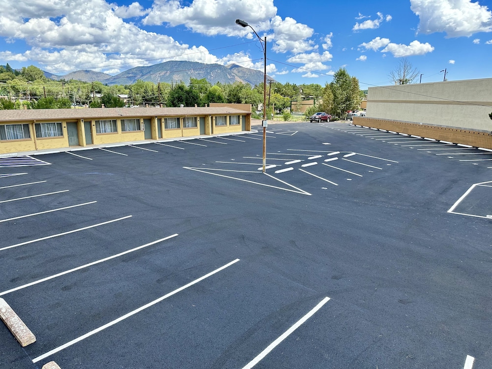 West Inn NAU Downtown Flagstaff - photo 16