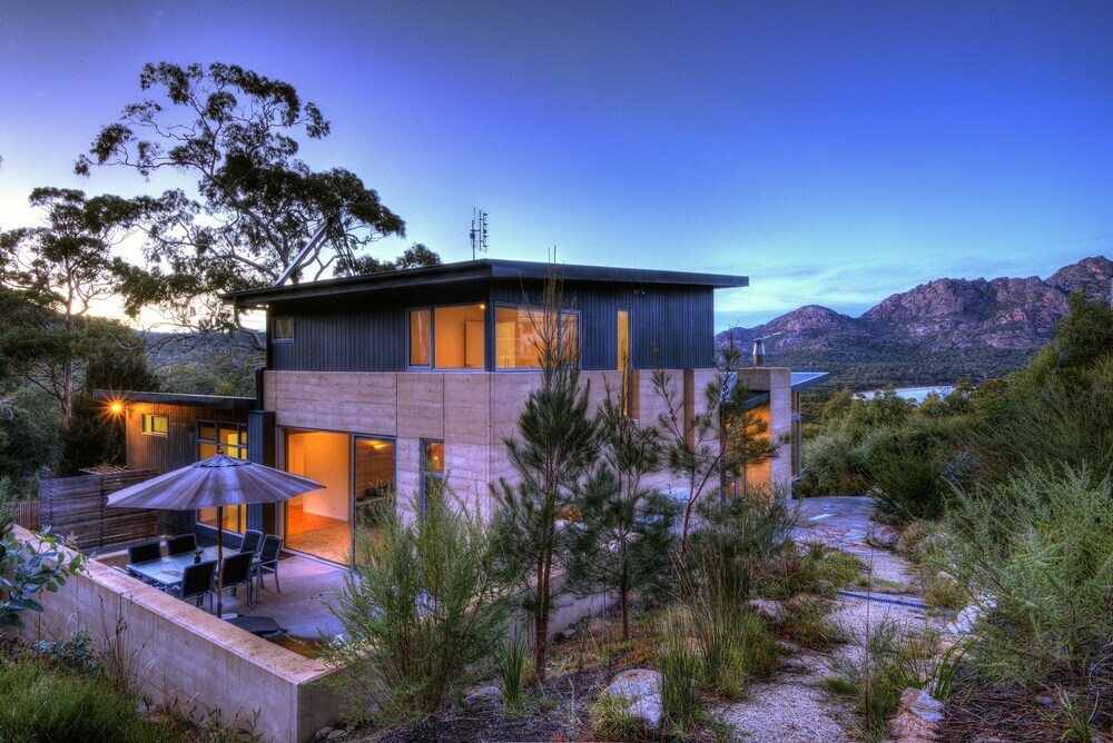 The Loft - carbon neutral hotel in Coles Bay