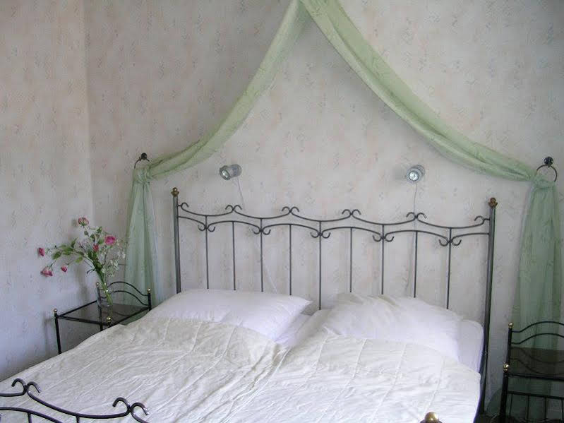 Les Troenes - carbon neutral hotel in Frejus