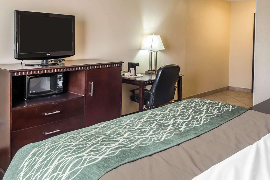 Econo Lodge Inn & Suites Monroe - photo 15