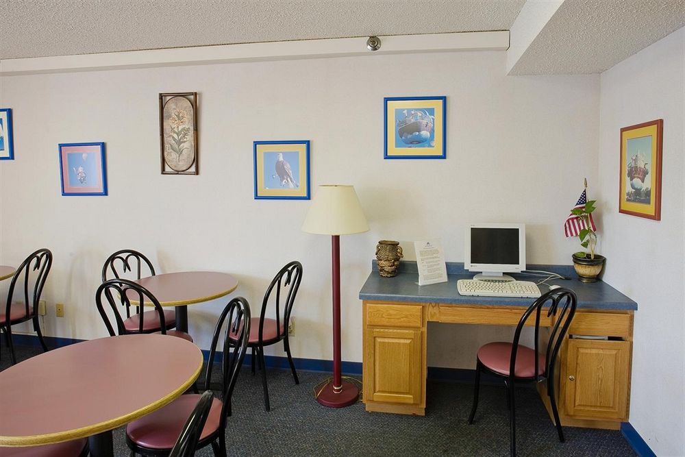 Americas Best Value Inn Bell Tower - photo 9