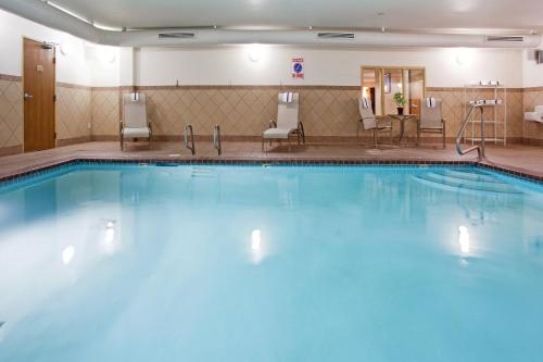 Comfort Suites Sandy - photo 15