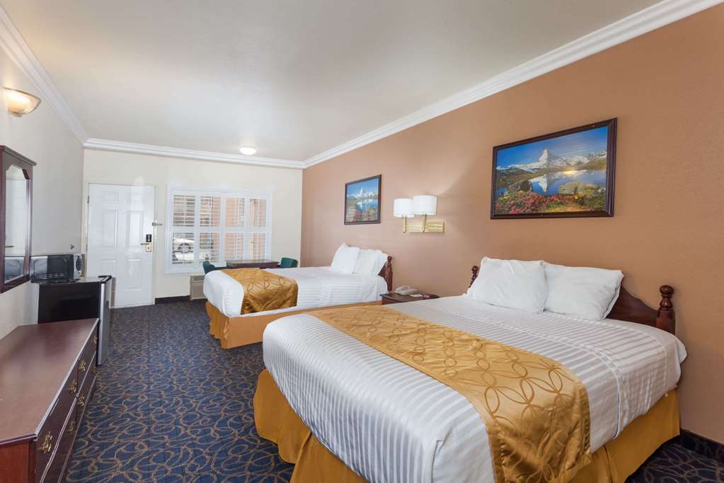 Days Inn & Suites by Wyndham South Gate - photo 9