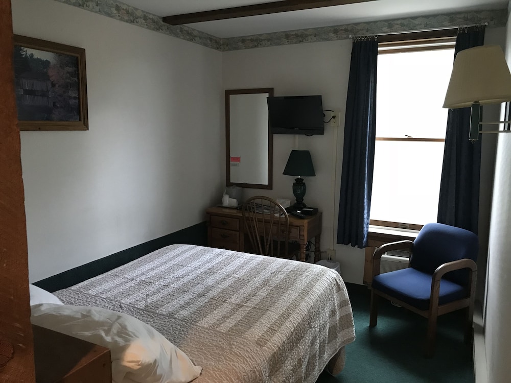 Lake Ontario Motel & Inn - photo 4