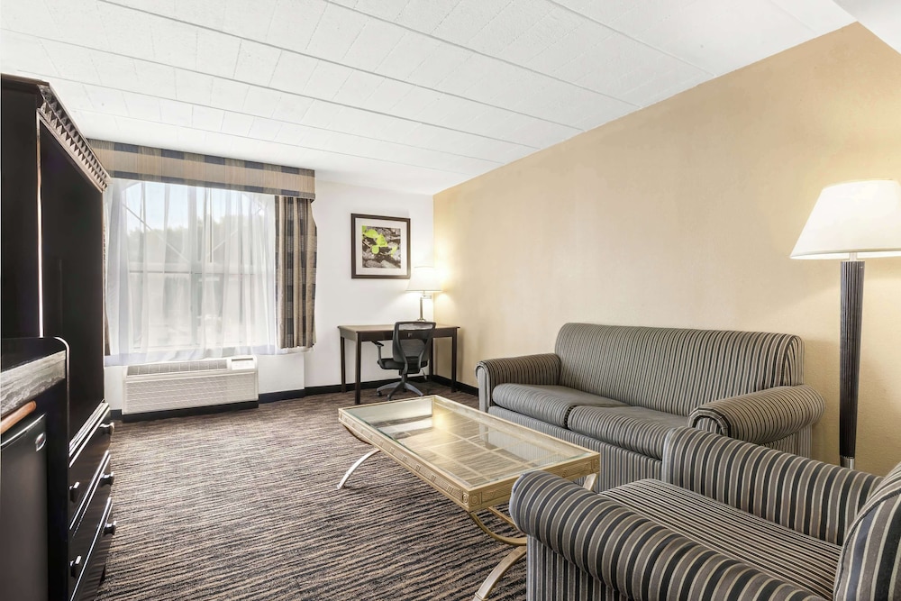Best Western Hazlet Inn - photo 17