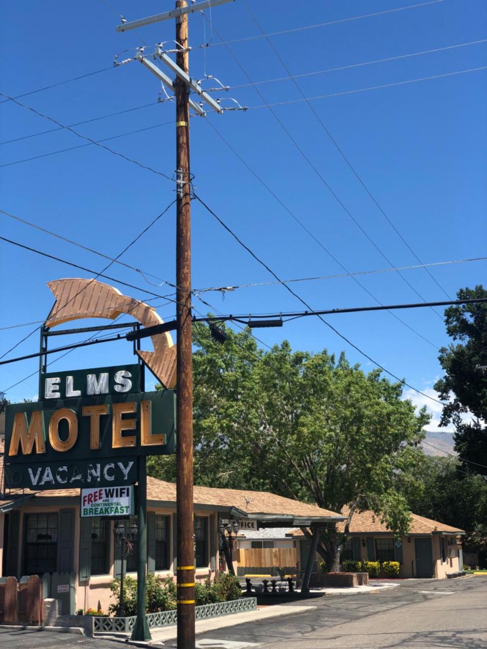 Bishop Elms Motel - photo 9