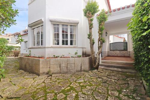 Grandma Bay House — 4-Star Luxury Hotel in Sao Martinho Do Porto, Portugal
