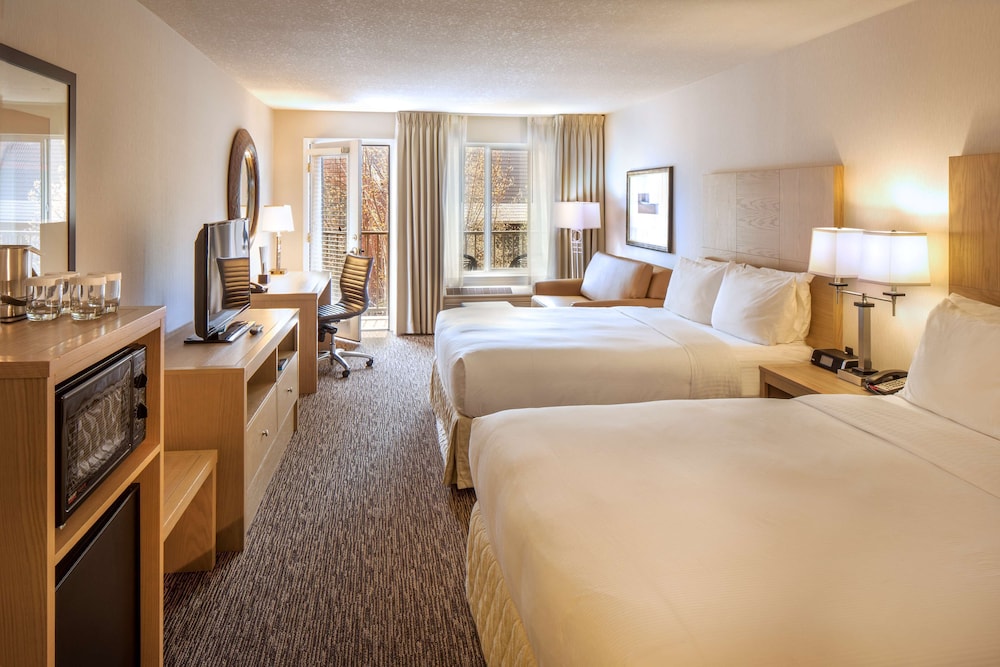 DoubleTree by Hilton Portland Tigard - photo 18