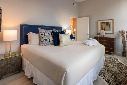 Bubbles Fantasy Suite Explore Otr And Rhinegeist — 4-Star Luxury Hotel in Cincinnati, United States