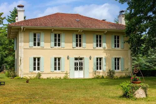 Grande demeure familiale — hotel in Pontenx-Les-Forges